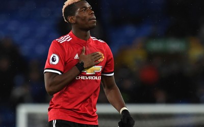 乐竞讨论-乌克兰队球迷街头疯狂庆祝