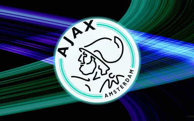 乐竞精华-佩里西奇更衣室高举冠军奖杯